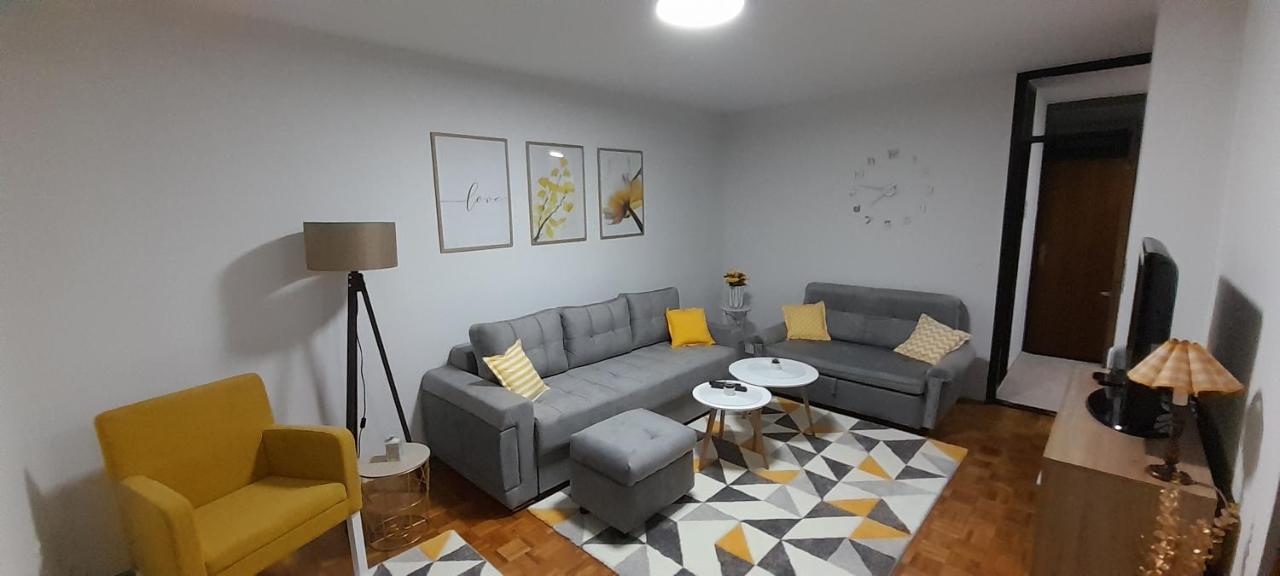 Cozy And Sunny Apartment Near The Airport Sarajevo Exteriör bild