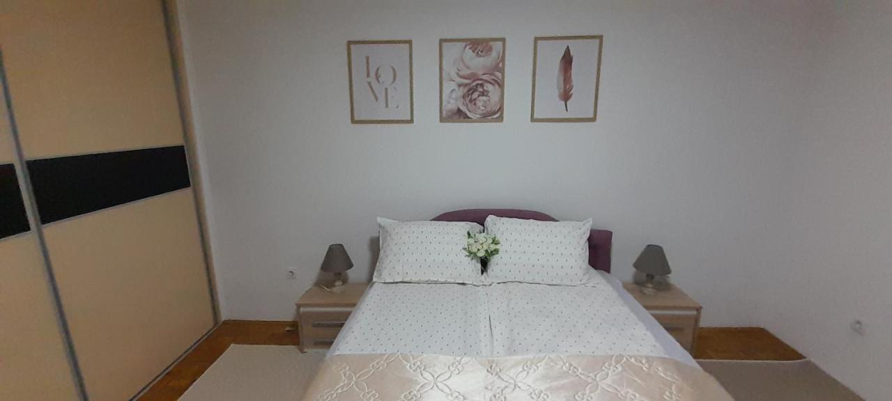 Cozy And Sunny Apartment Near The Airport Sarajevo Exteriör bild